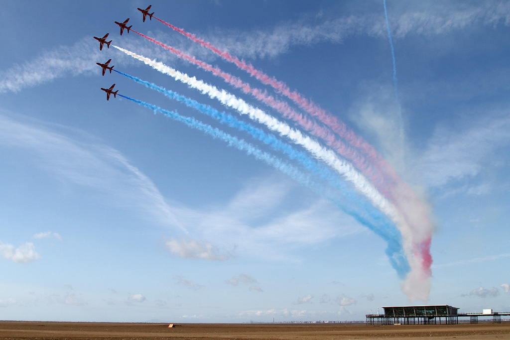 NEWS: Red Arrows to roar over Sefton during Southport Air Show 2023
