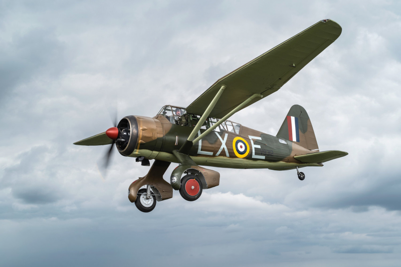 NEWS: First Aircraft to Land at Dunsfold Aerodrome Joins Wings & Wheels Line-up