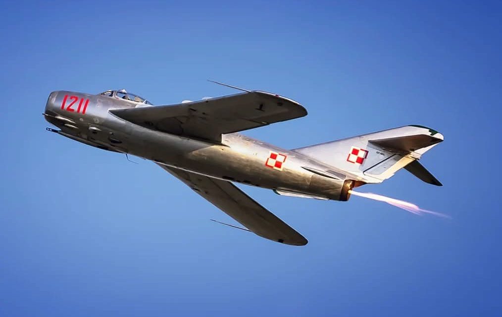 NEWS: Europe’s Last Remaining MiG-17 and F-86 Sabre Jets to Make Airbourne Debut